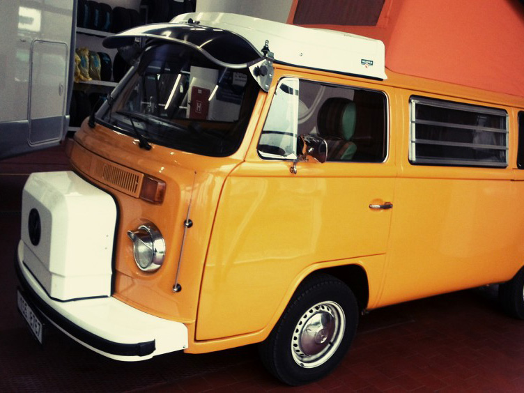 VW T2 žlutý