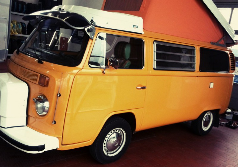 VW T2 žlutý